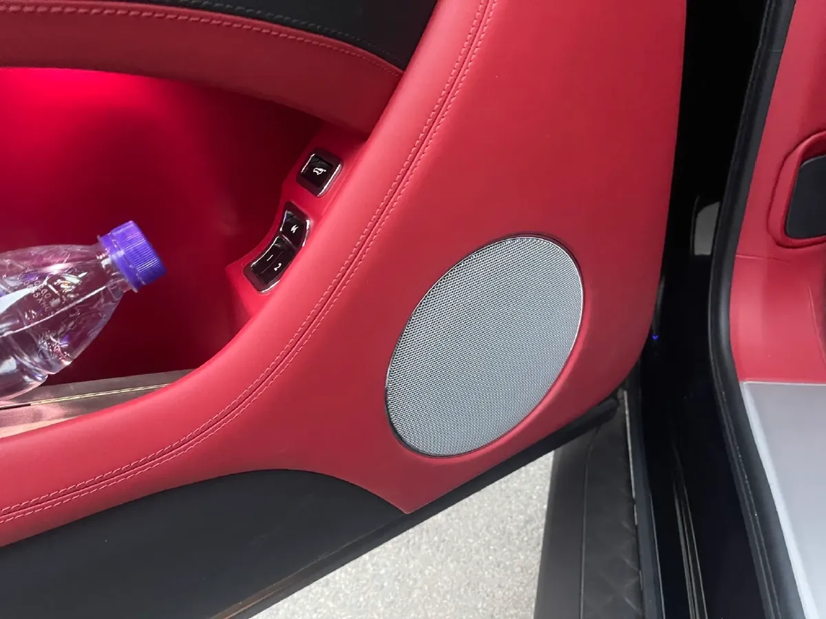 2024 Bentley Bentayga 4.0T 550HP V8 8AT,autocango,china used car exporter,china ev exporter,chinese used car exporter,chinese used ev exporter