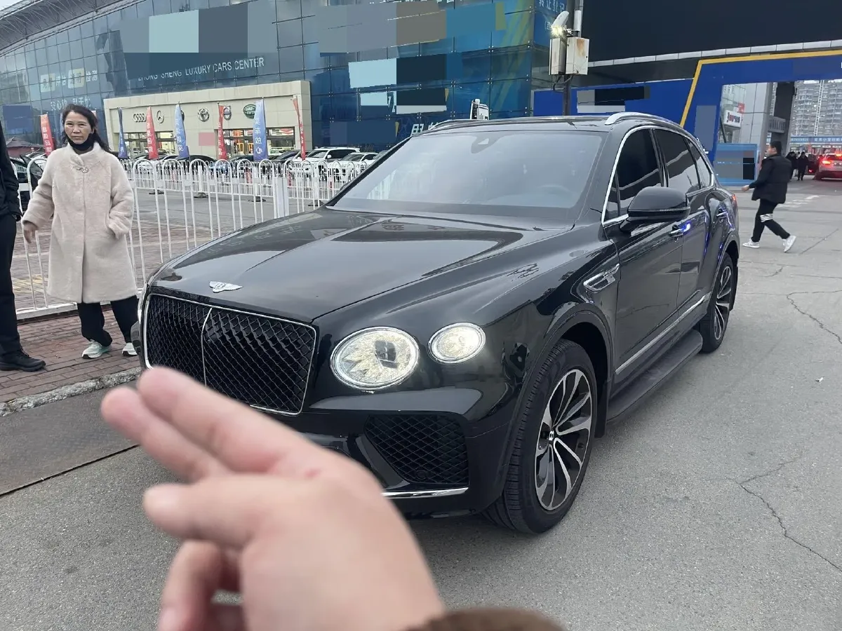 2024 Bentley Bentayga 4.0T 550HP V8 8AT,autocango,china used car exporter,china ev exporter,chinese used car exporter,chinese used ev exporter
