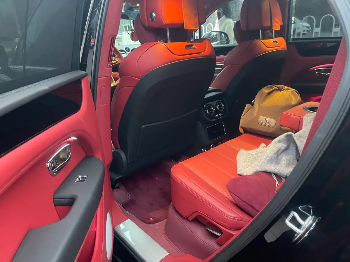 2024 Bentley Bentayga 4.0T 550HP V8 8AT,autocango,china used car exporter,china ev exporter,chinese used car exporter,chinese used ev exporter