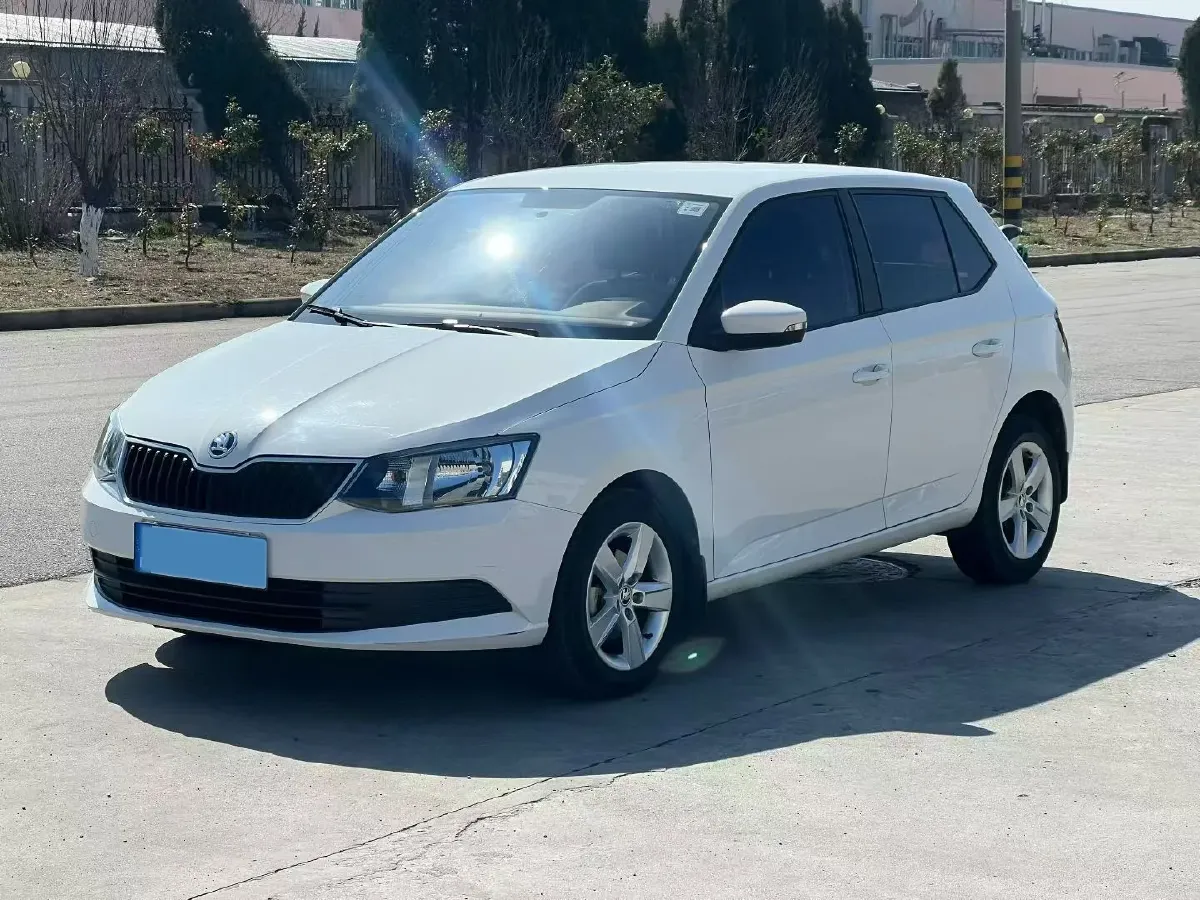 2017 Skoda Fabia 1.4L 90HP L4 6AT,autocango,china used car exporter,china ev exporter,chinese used car exporter,chinese used ev exporter