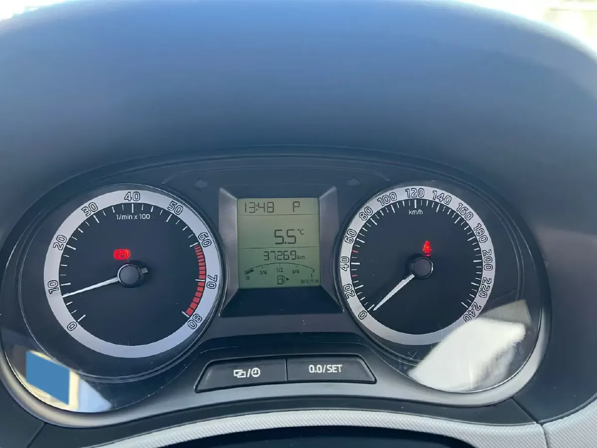 2017 Skoda Fabia 1.4L 90HP L4 6AT,autocango,china used car exporter,china ev exporter,chinese used car exporter,chinese used ev exporter