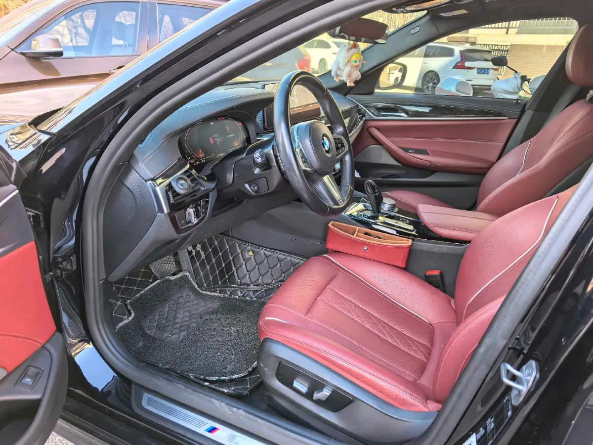 2021 BMW 5 Series 2.0T 252HP L4 8AT,autocango,china used car exporter,china ev exporter,chinese used car exporter,chinese used ev exporter