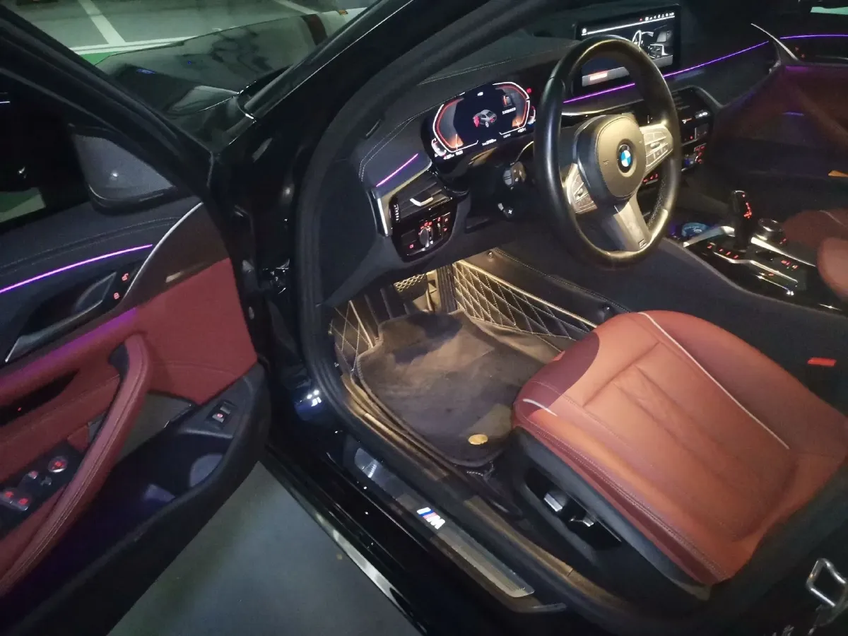 2023 BMW 5 Series 2.0T 245HP L4 8AT,autocango,china used car exporter,china ev exporter,chinese used car exporter,chinese used ev exporter