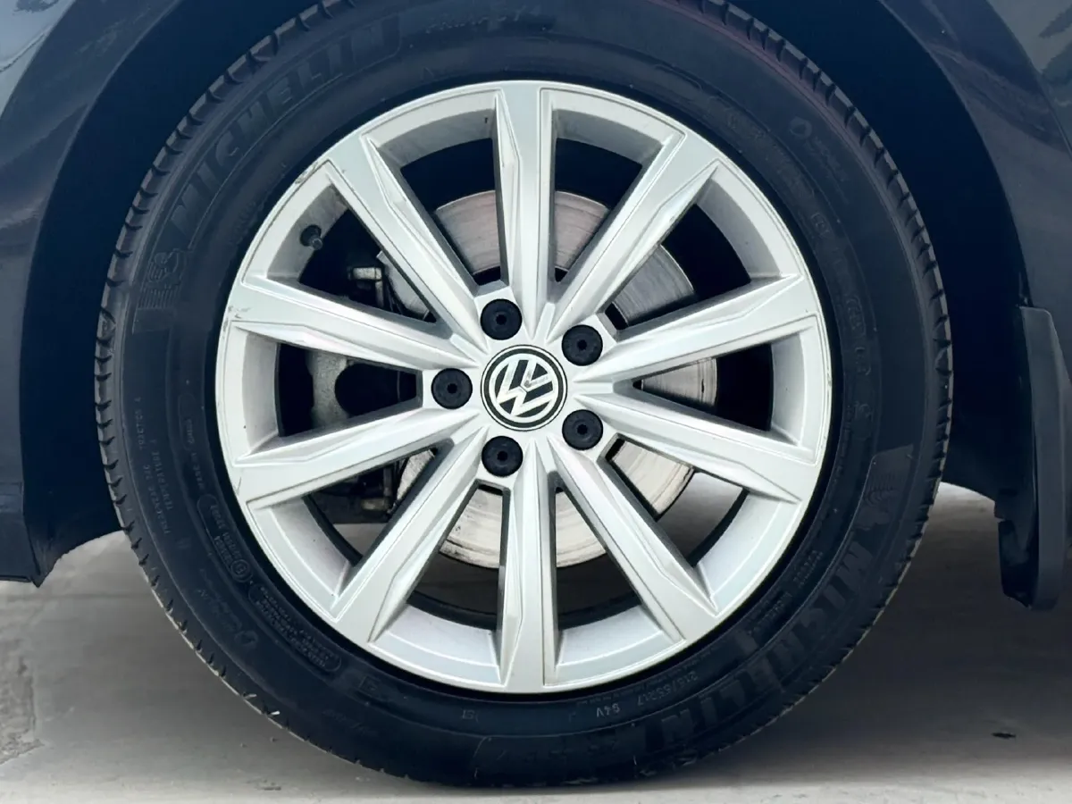 2017 Volkswagen Passat 1.8T 180HP L4 7DCT,autocango,china used car exporter,china ev exporter,chinese used car exporter,chinese used ev exporter