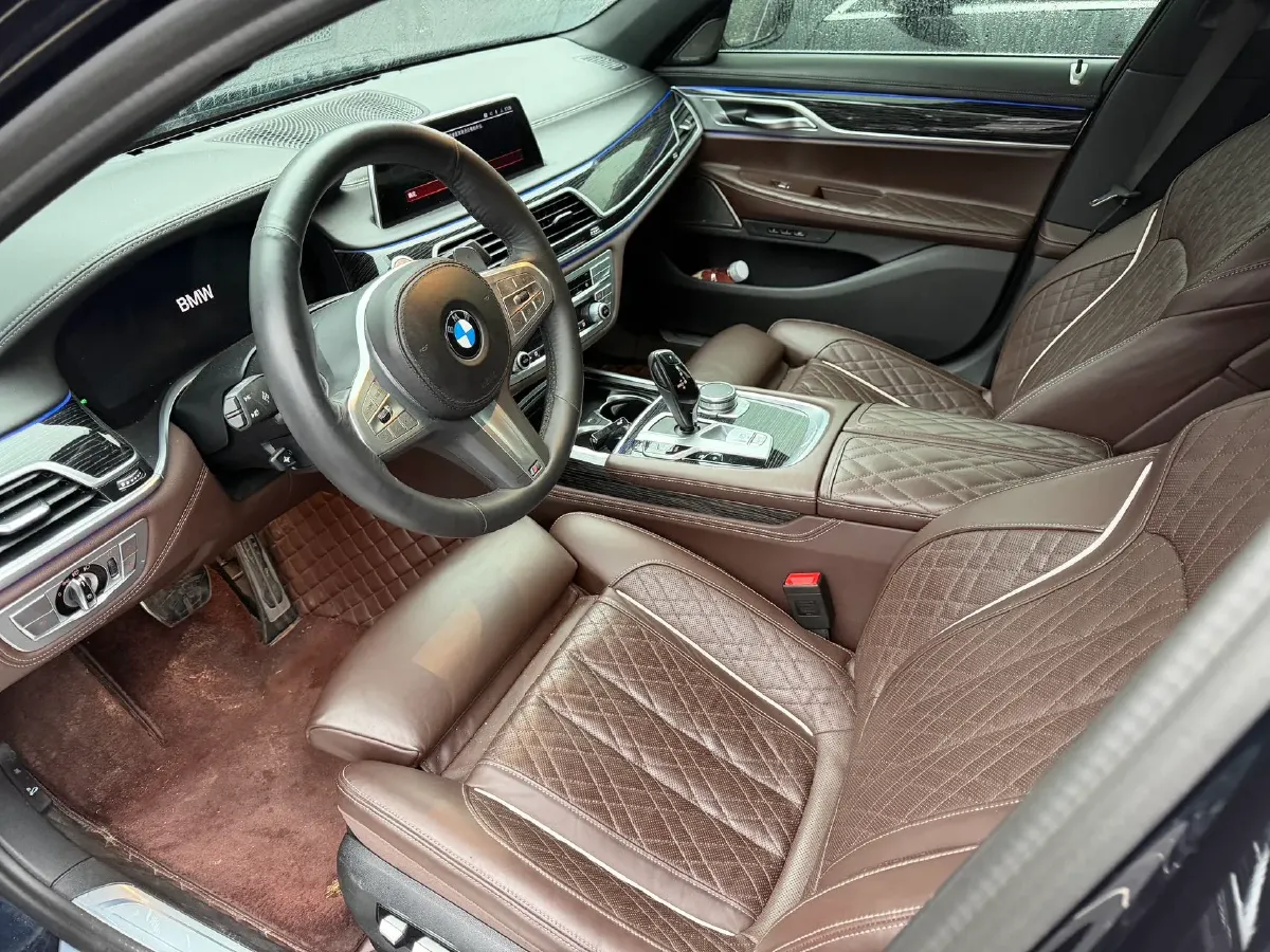 2021 BMW 7 Series 3.0T 340HP L6 8AT,autocango,china used car exporter,china ev exporter,chinese used car exporter,chinese used ev exporter