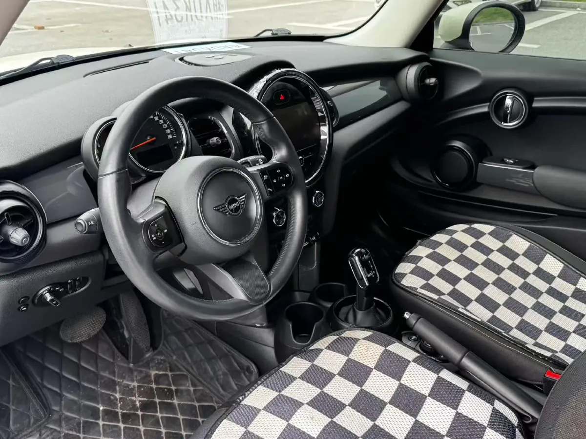 2022 MINI MINI 1.5T 102HP L3 7DCT,autocango,china used car exporter,china ev exporter,chinese used car exporter,chinese used ev exporter