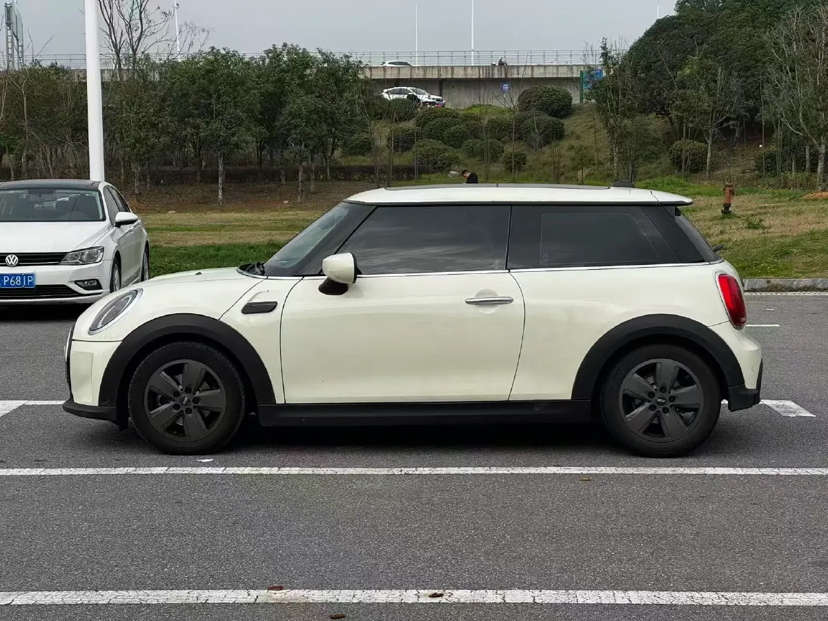 2022 MINI MINI 1.5T 102HP L3 7DCT,autocango,china used car exporter,china ev exporter,chinese used car exporter,chinese used ev exporter