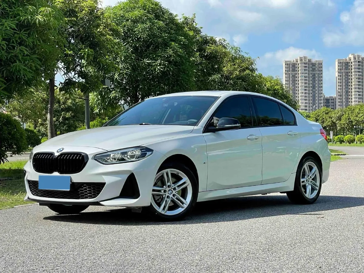 2022 BMW 1 Series 1.5T 140HP L3 7DCT,autocango,china used car exporter,china ev exporter,chinese used car exporter,chinese used ev exporter