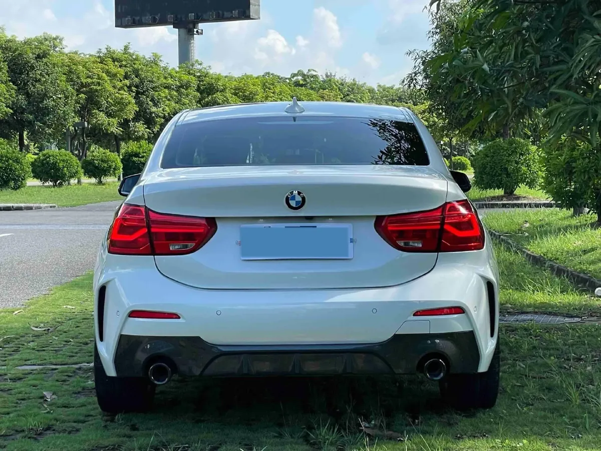 2022 BMW 1 Series 1.5T 140HP L3 7DCT,autocango,china used car exporter,china ev exporter,chinese used car exporter,chinese used ev exporter