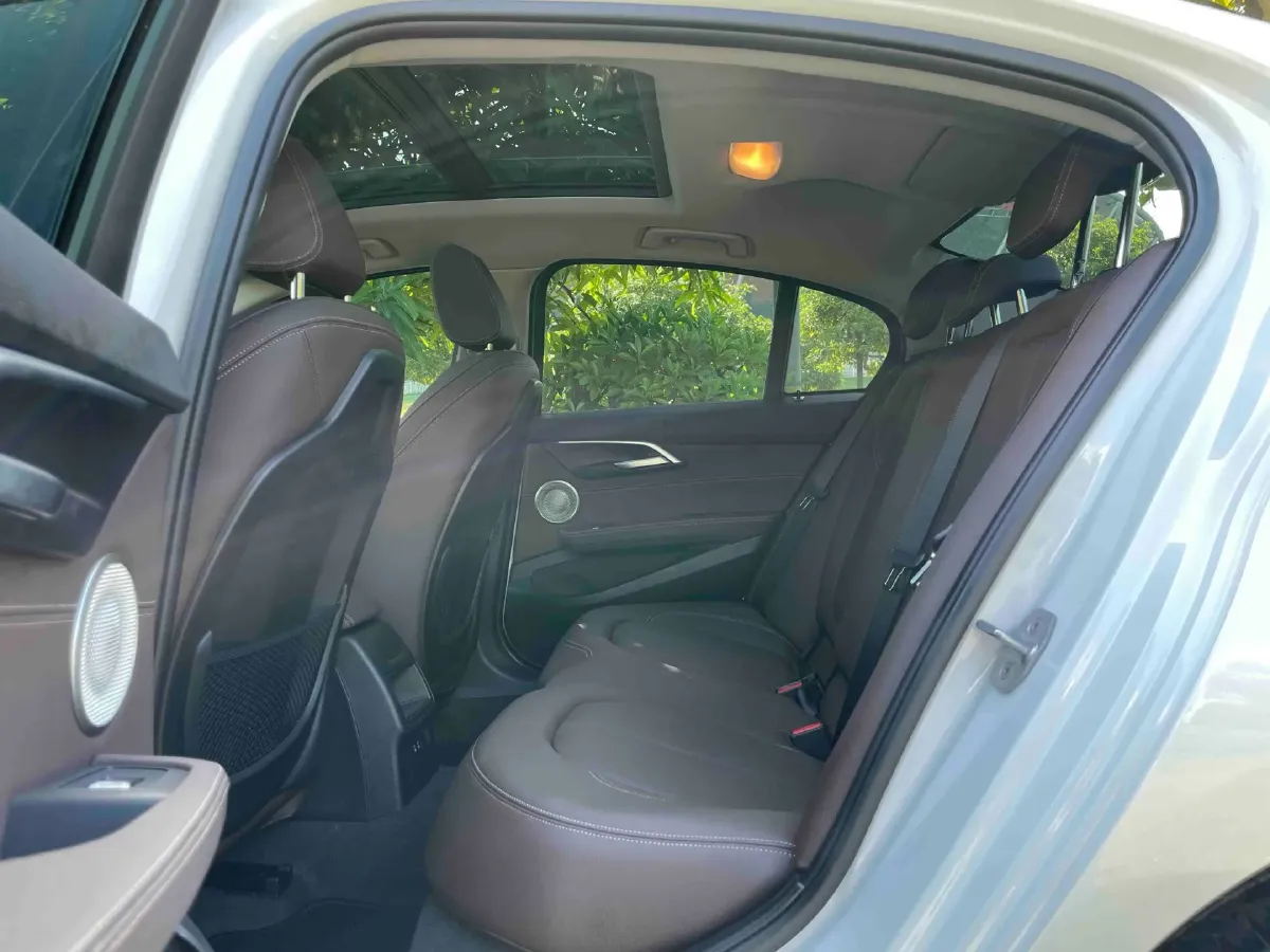 2022 BMW 1 Series 1.5T 140HP L3 7DCT,autocango,china used car exporter,china ev exporter,chinese used car exporter,chinese used ev exporter