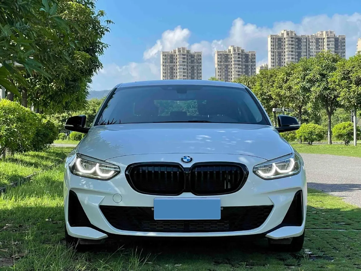 2022 BMW 1 Series 1.5T 140HP L3 7DCT,autocango,china used car exporter,china ev exporter,chinese used car exporter,chinese used ev exporter