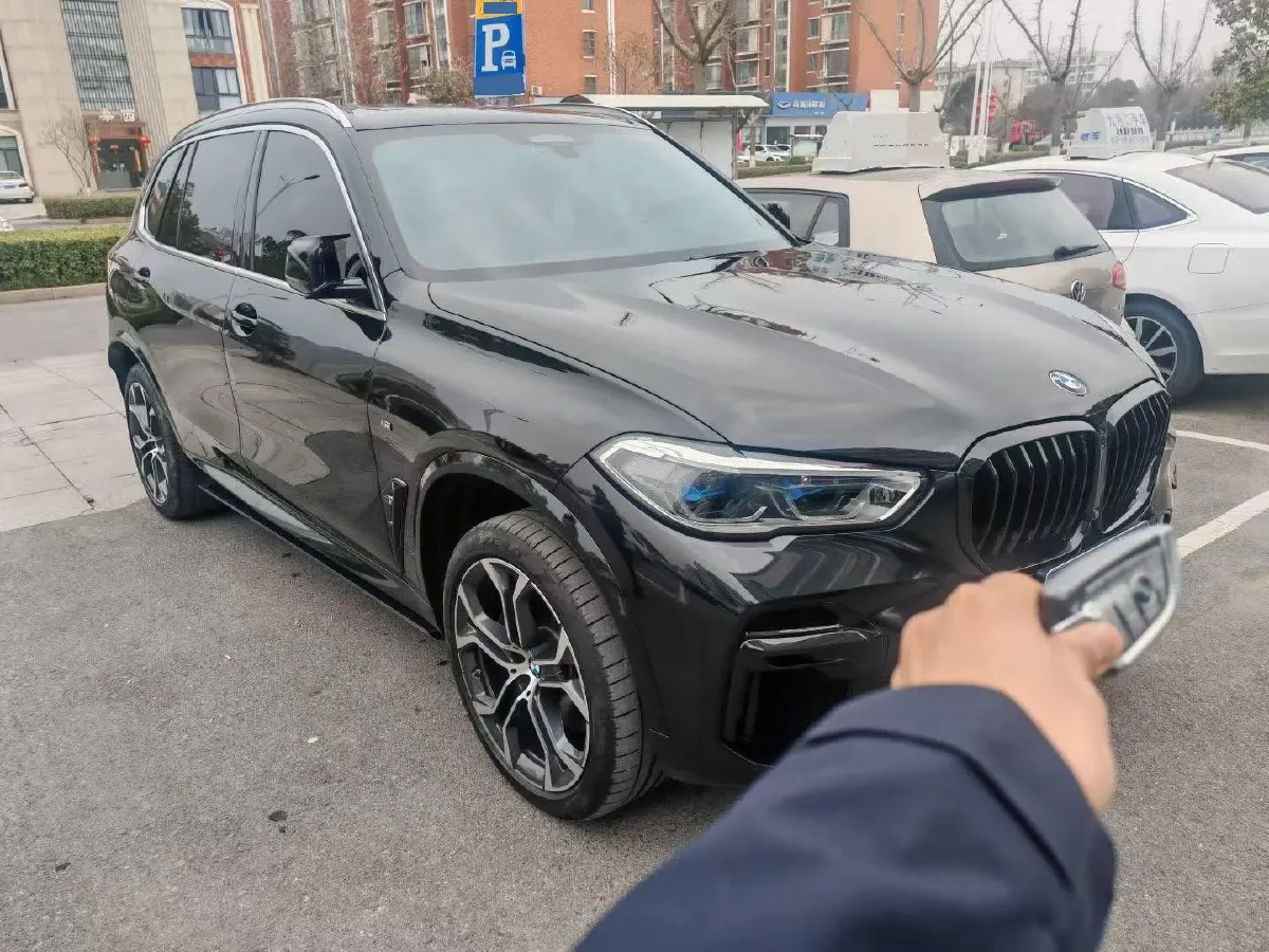 2022 BMW X5 3.0T 333HP L6 8AT,autocango,china used car exporter,china ev exporter,chinese used car exporter,chinese used ev exporter