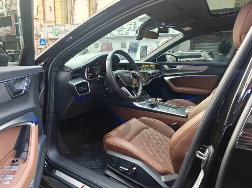 2025 Audi A6L 2.0T 245HP L4 7DCT,autocango,china used car exporter,china ev exporter,chinese used car exporter,chinese used ev exporter