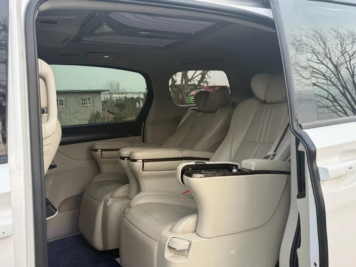 2020 Buick GL8 2.0T 237HP L4 9AT,autocango,china used car exporter,china ev exporter,chinese used car exporter,chinese used ev exporter