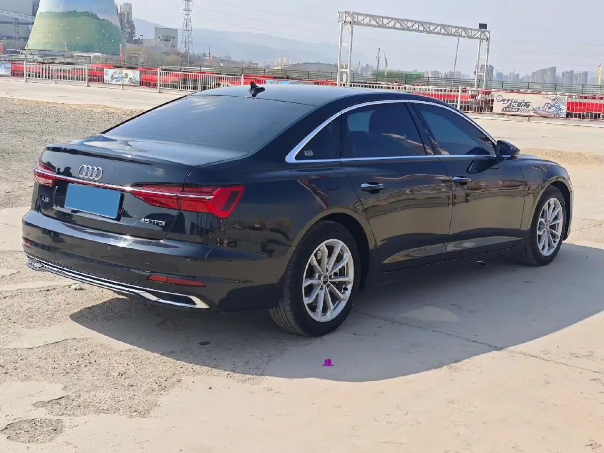 2023 Audi A6L 2.0T 190HP L4 7DCT,autocango,china used car exporter,china ev exporter,chinese used car exporter,chinese used ev exporter