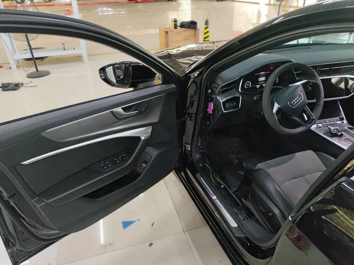 2021 Audi A6L 2.0T 224HP L4 7DCT,autocango,china used car exporter,china ev exporter,chinese used car exporter,chinese used ev exporter