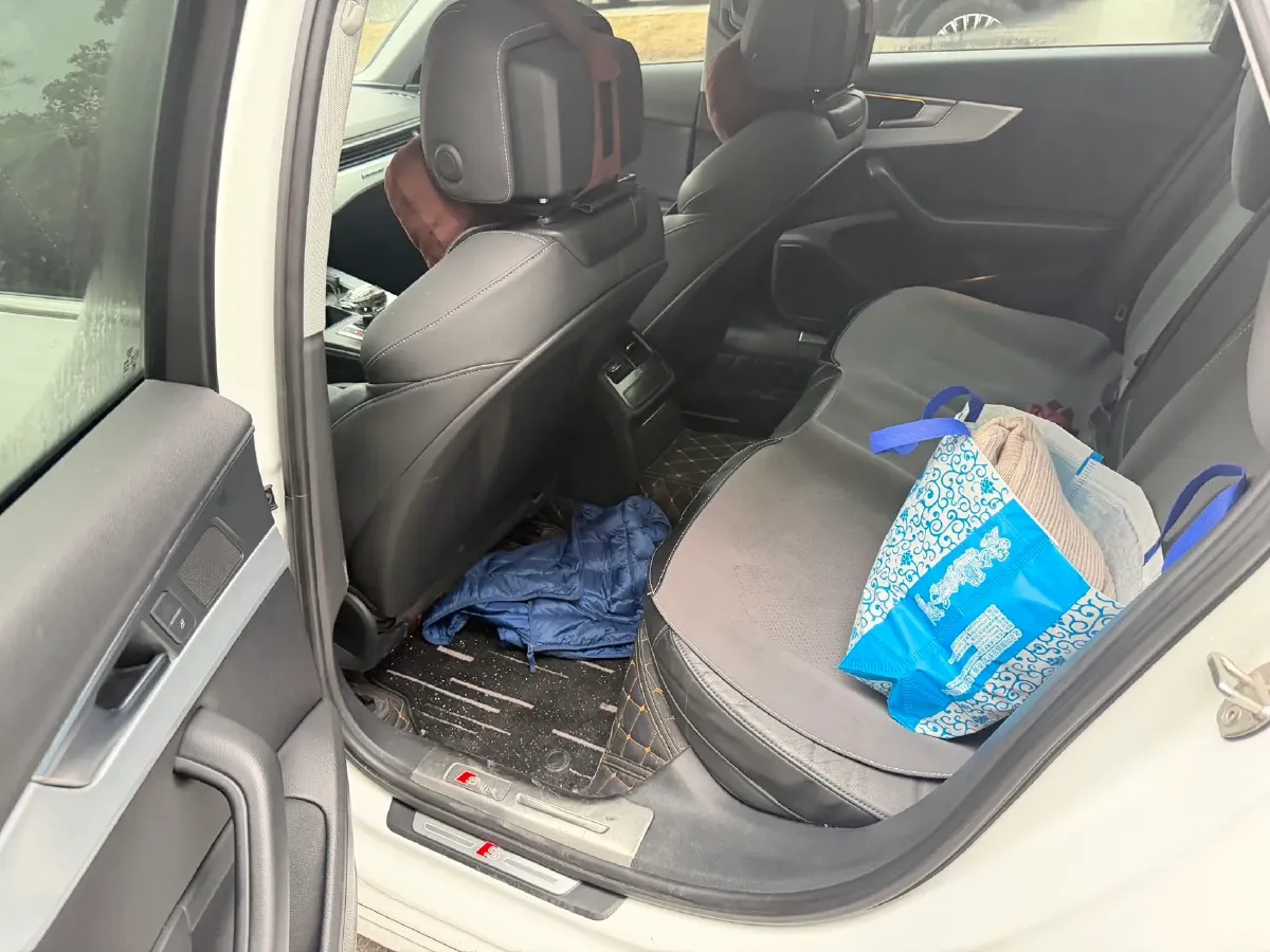 2020 Audi A4L 2.0T 190HP L4 7DCT,autocango,china used car exporter,china ev exporter,chinese used car exporter,chinese used ev exporter