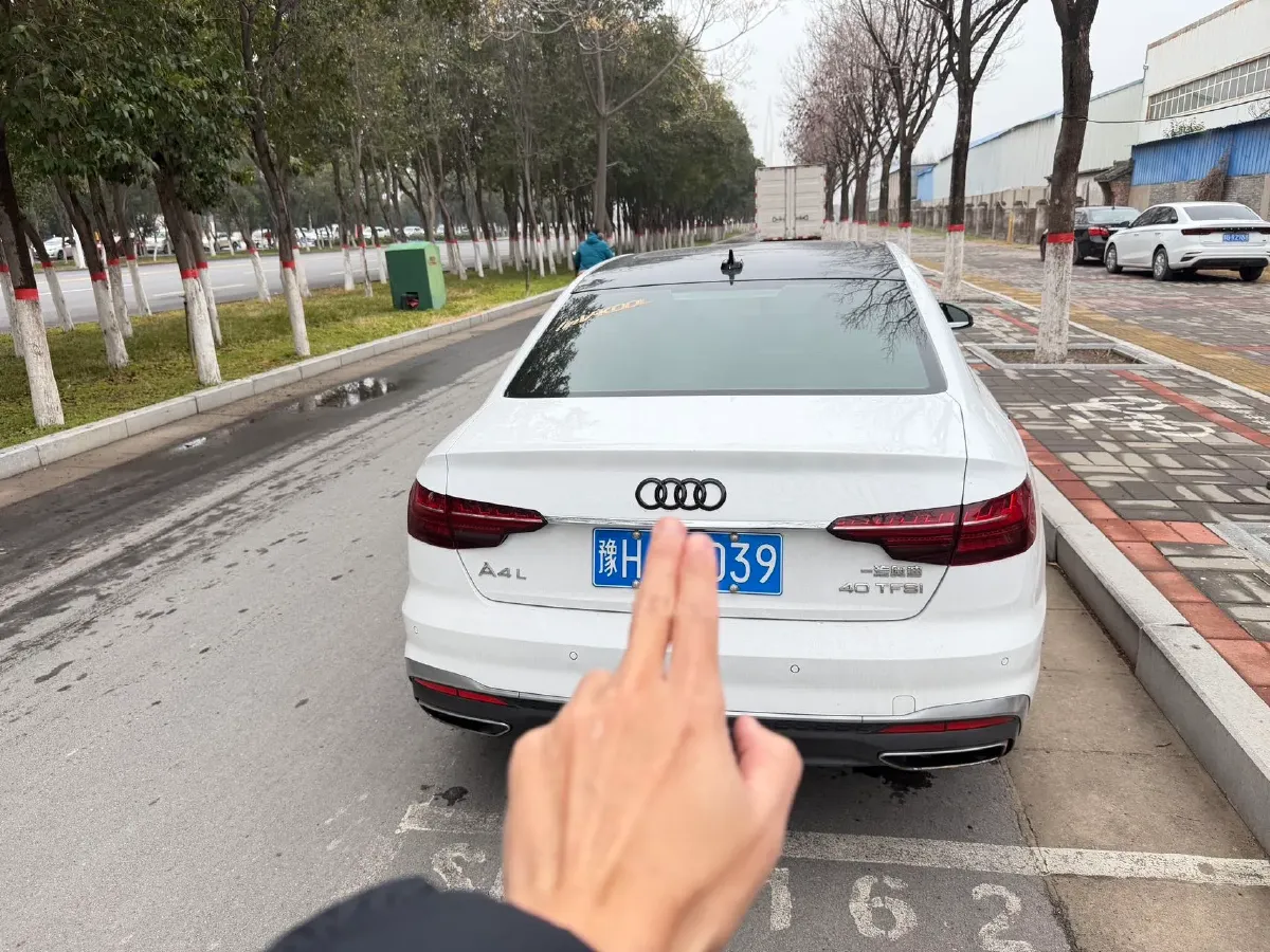 2020 Audi A4L 2.0T 190HP L4 7DCT,autocango,china used car exporter,china ev exporter,chinese used car exporter,chinese used ev exporter