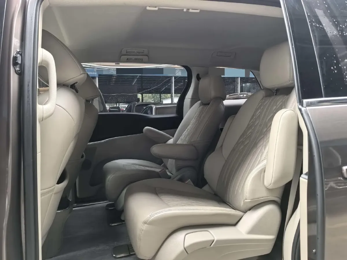 2021 Buick GL8 2.0T 237HP L4 9AT,autocango,china used car exporter,china ev exporter,chinese used car exporter,chinese used ev exporter