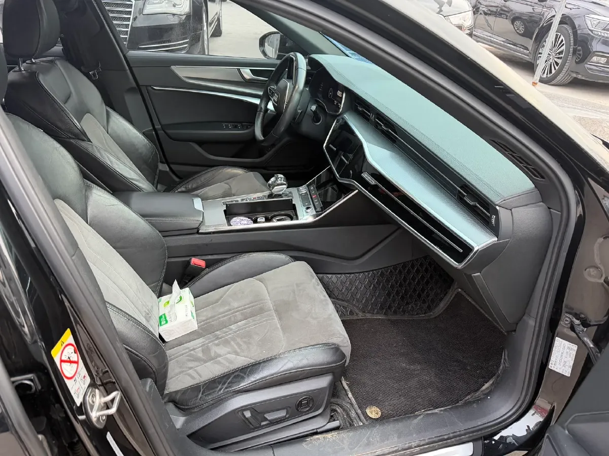 2019 Mercedes-Benz GLC Class 2.0T 245HP L4 9AT,autocango,china used car exporter,china ev exporter,chinese used car exporter,chinese used ev exporter