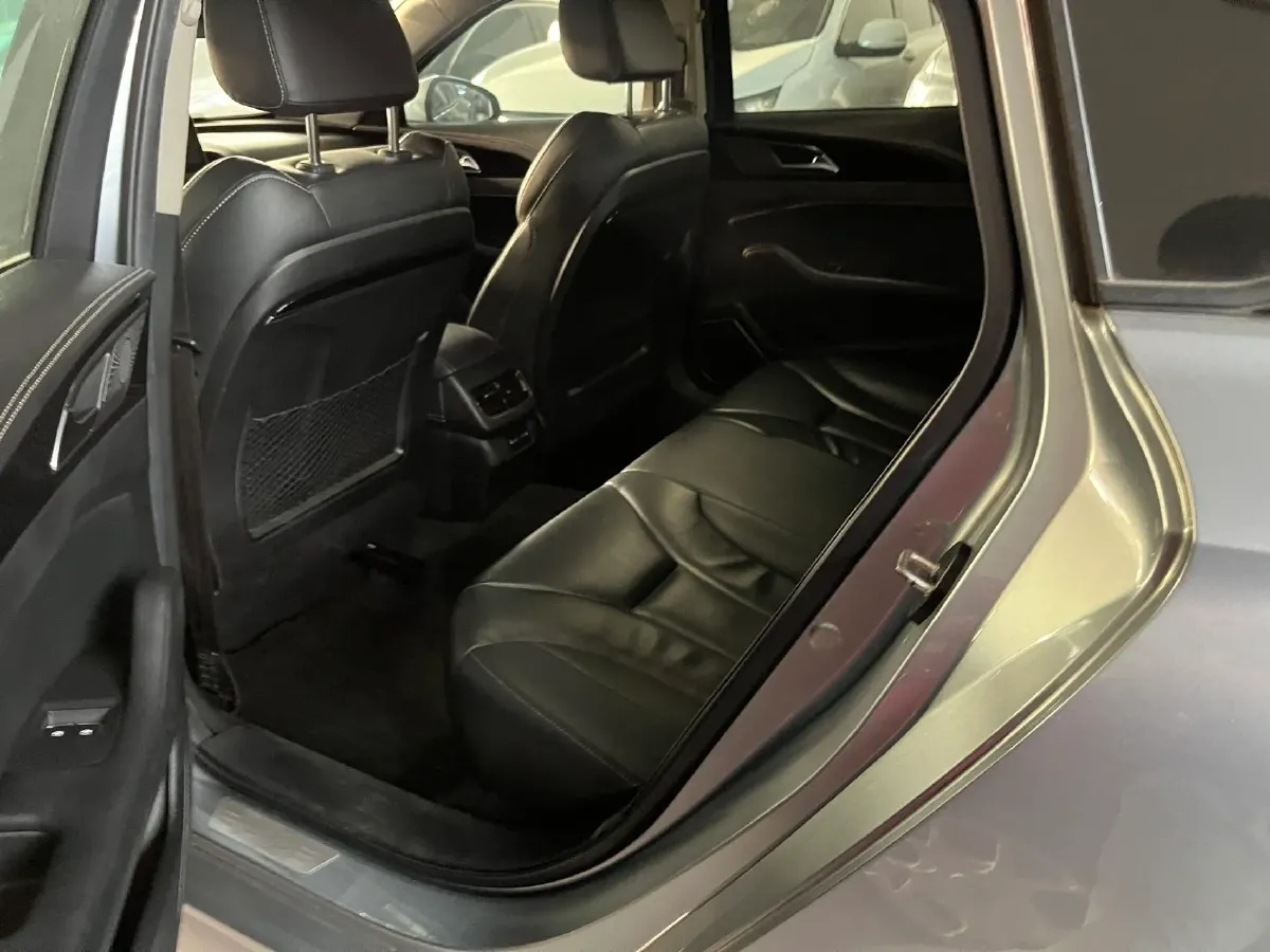 2020 HongQi H5 1.5T 169HP L4 7DCT,autocango,china used car exporter,china ev exporter,chinese used car exporter,chinese used ev exporter