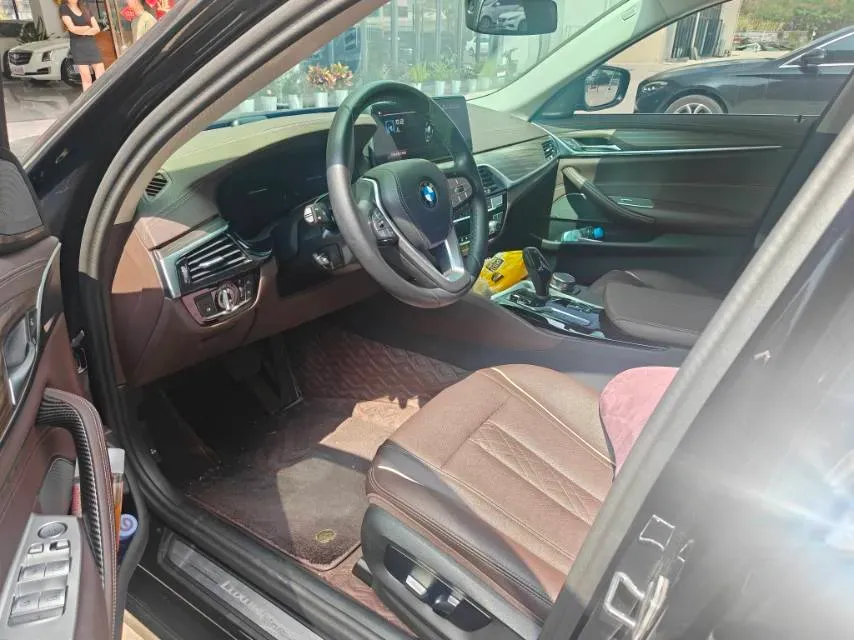 2023 BMW 5 Series 2.0T 245HP L4 8AT,autocango,china used car exporter,china ev exporter,chinese used car exporter,chinese used ev exporter