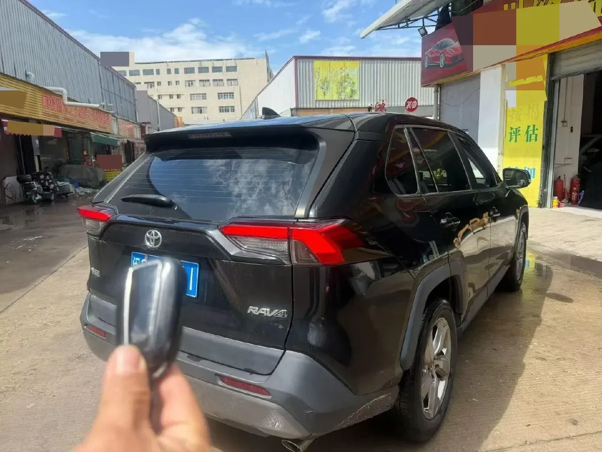 2021 Toyota RAV4 2.0L 171HP L4 CVT,autocango,china used car exporter,china ev exporter,chinese used car exporter,chinese used ev exporter
