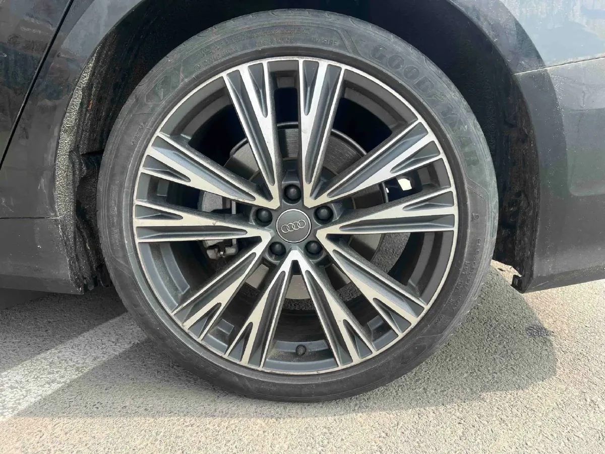 2020 Audi A6L 2.0T 224HP L4 7DCT,autocango,china used car exporter,china ev exporter,chinese used car exporter,chinese used ev exporter