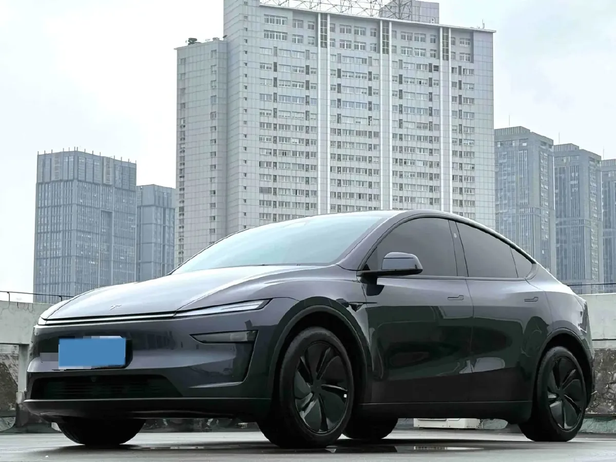 2025 Tesla Model Y BEV 62.5KWH,autocango,china used car exporter,china ev exporter,chinese used car exporter,chinese used ev exporter