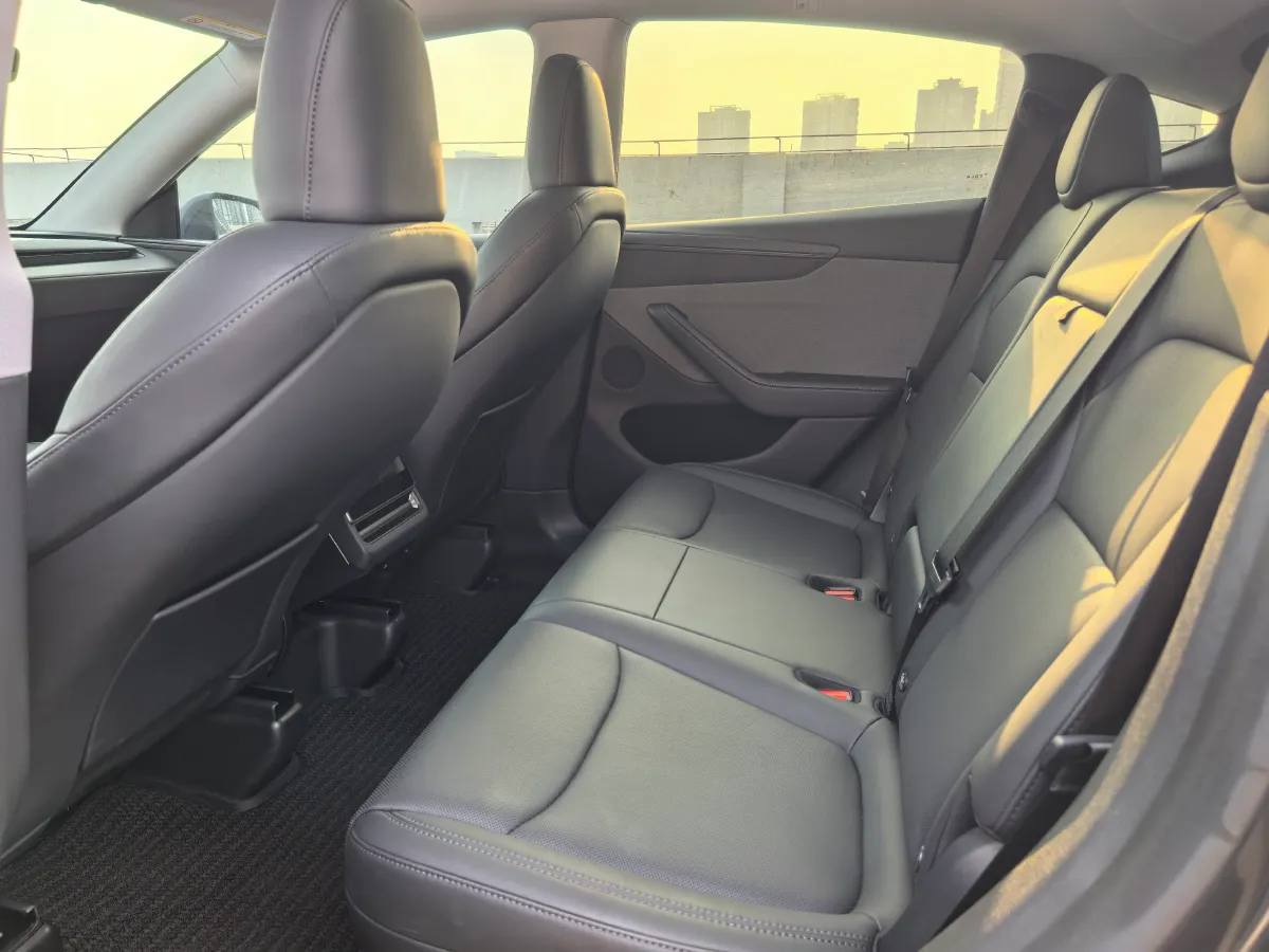 2025 Tesla Model Y BEV 62.5KWH,autocango,china used car exporter,china ev exporter,chinese used car exporter,chinese used ev exporter