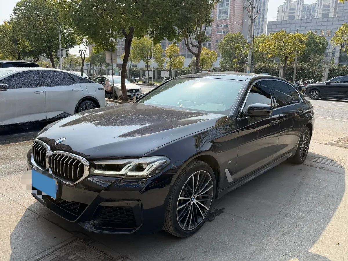 2023 BMW 5 Series 2.0T 245HP L4 8AT,autocango,china used car exporter,china ev exporter,chinese used car exporter,chinese used ev exporter
