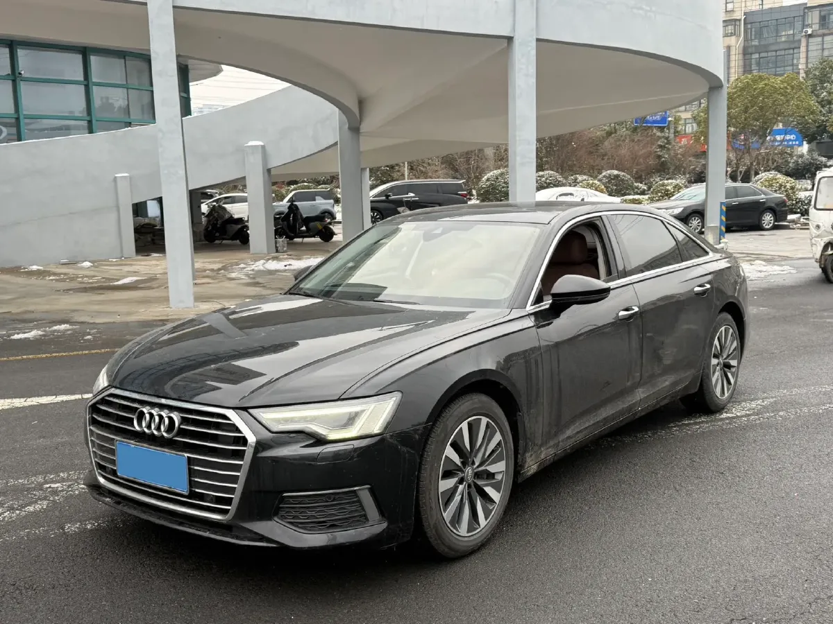 2021 Audi A6L 2.0T 224HP L4 7DCT,autocango,china used car exporter,china ev exporter,chinese used car exporter,chinese used ev exporter