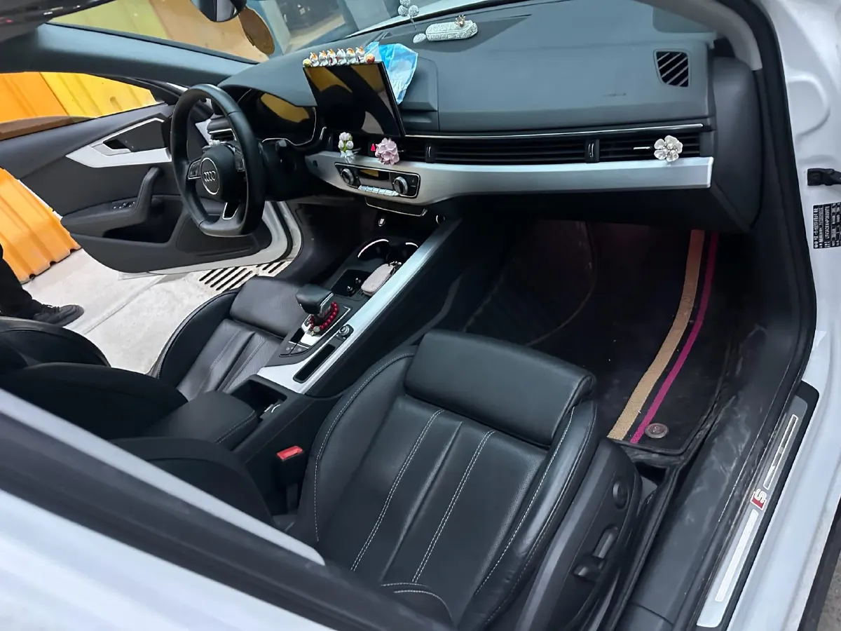 2023 Audi A4L 2.0T 190HP L4 7DCT,autocango,china used car exporter,china ev exporter,chinese used car exporter,chinese used ev exporter