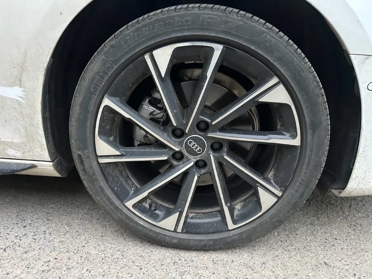 2023 Audi A4L 2.0T 190HP L4 7DCT,autocango,china used car exporter,china ev exporter,chinese used car exporter,chinese used ev exporter