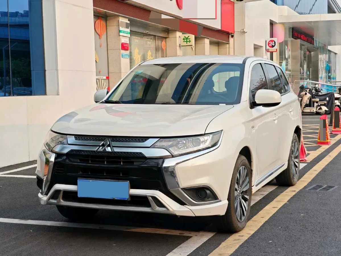2021 Mitsubishi Outlander 2.0L 166HP L4 CVT,autocango,china used car exporter,china ev exporter,chinese used car exporter,chinese used ev exporter