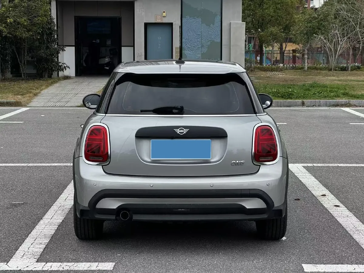2023 MINI MINI 1.5T 102HP L3 7DCT,autocango,china used car exporter,china ev exporter,chinese used car exporter,chinese used ev exporter