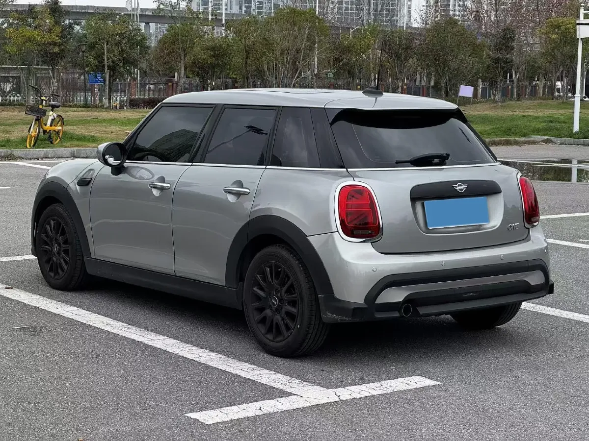2023 MINI MINI 1.5T 102HP L3 7DCT,autocango,china used car exporter,china ev exporter,chinese used car exporter,chinese used ev exporter