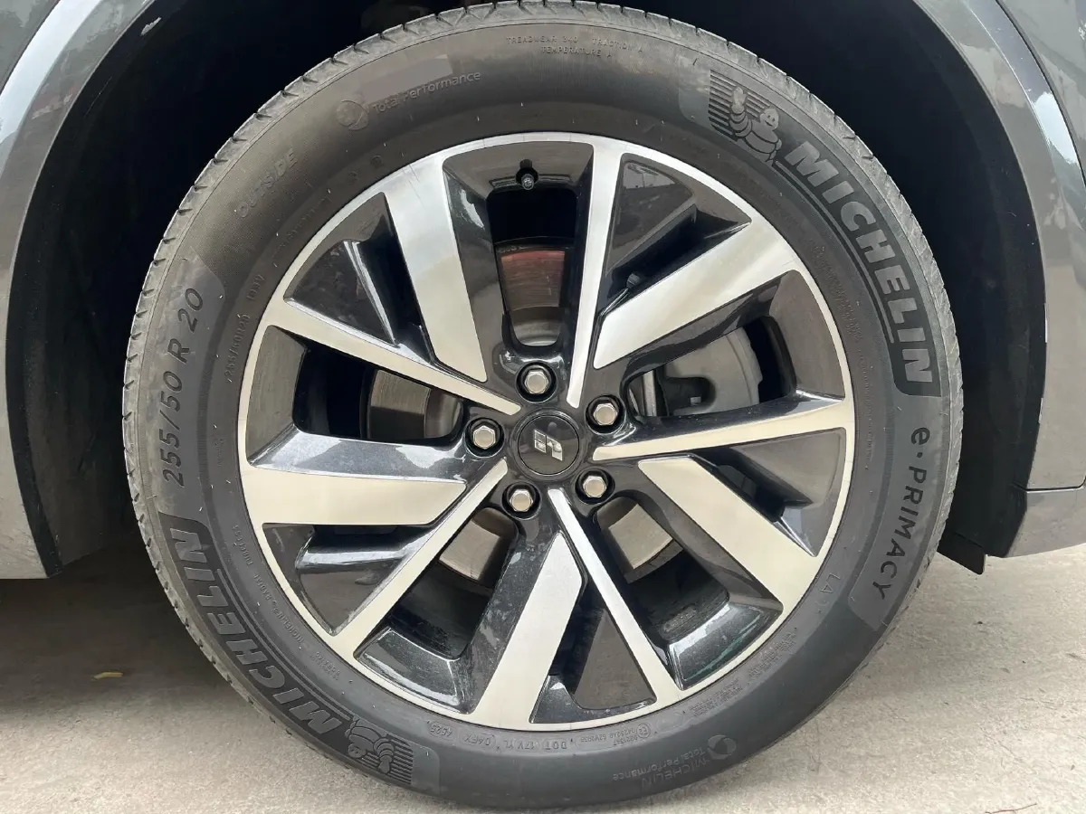 2023 Li L8 Range Extended 154HP REEV 40.9KWH,autocango,china used car exporter,china ev exporter,chinese used car exporter,chinese used ev exporter