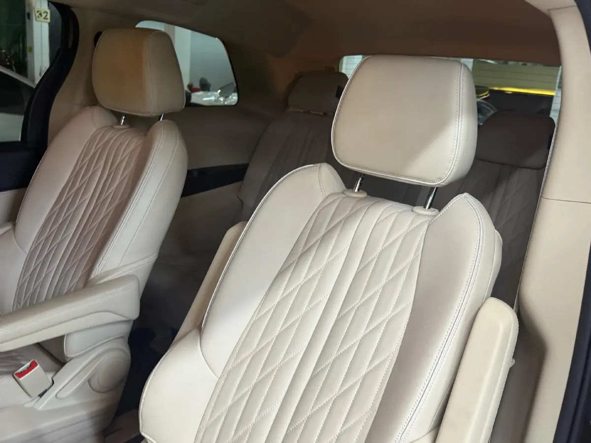 2023 Buick GL8 2.0T 237HP L4 9AT,autocango,china used car exporter,china ev exporter,chinese used car exporter,chinese used ev exporter