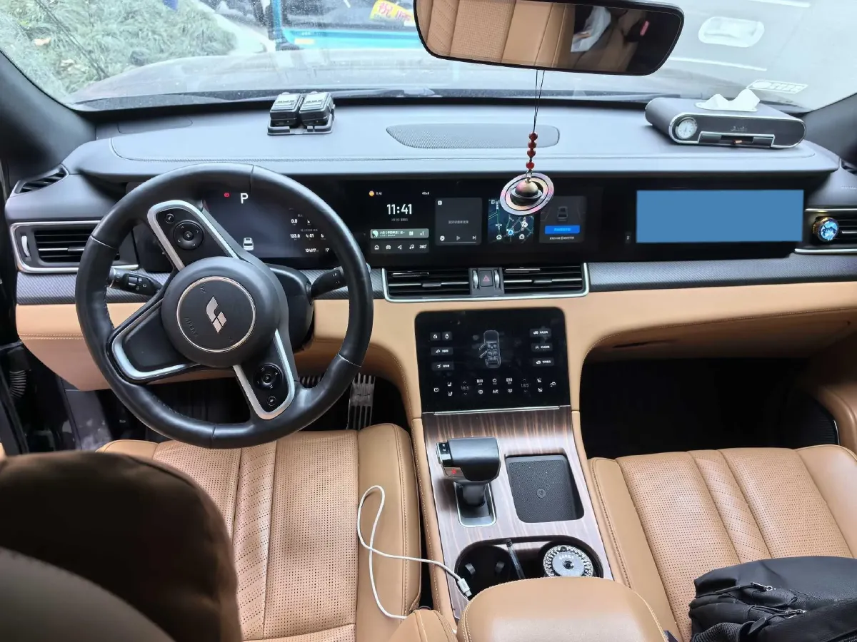 2020 Li ONE Range Extended 131HP REEV 40.5KWH,autocango,china used car exporter,china ev exporter,chinese used car exporter,chinese used ev exporter