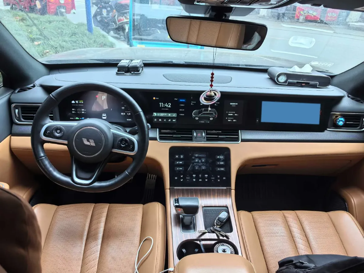 2020 Li ONE Range Extended 131HP REEV 40.5KWH,autocango,china used car exporter,china ev exporter,chinese used car exporter,chinese used ev exporter