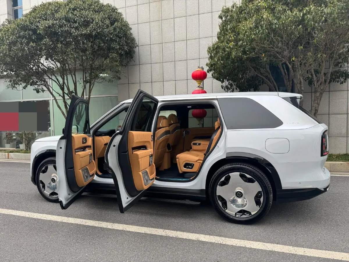 2025 Zeekr 9X 2.0T 279HP L4 1DHT PHEV,autocango,china used car exporter,china ev exporter,chinese used car exporter,chinese used ev exporter