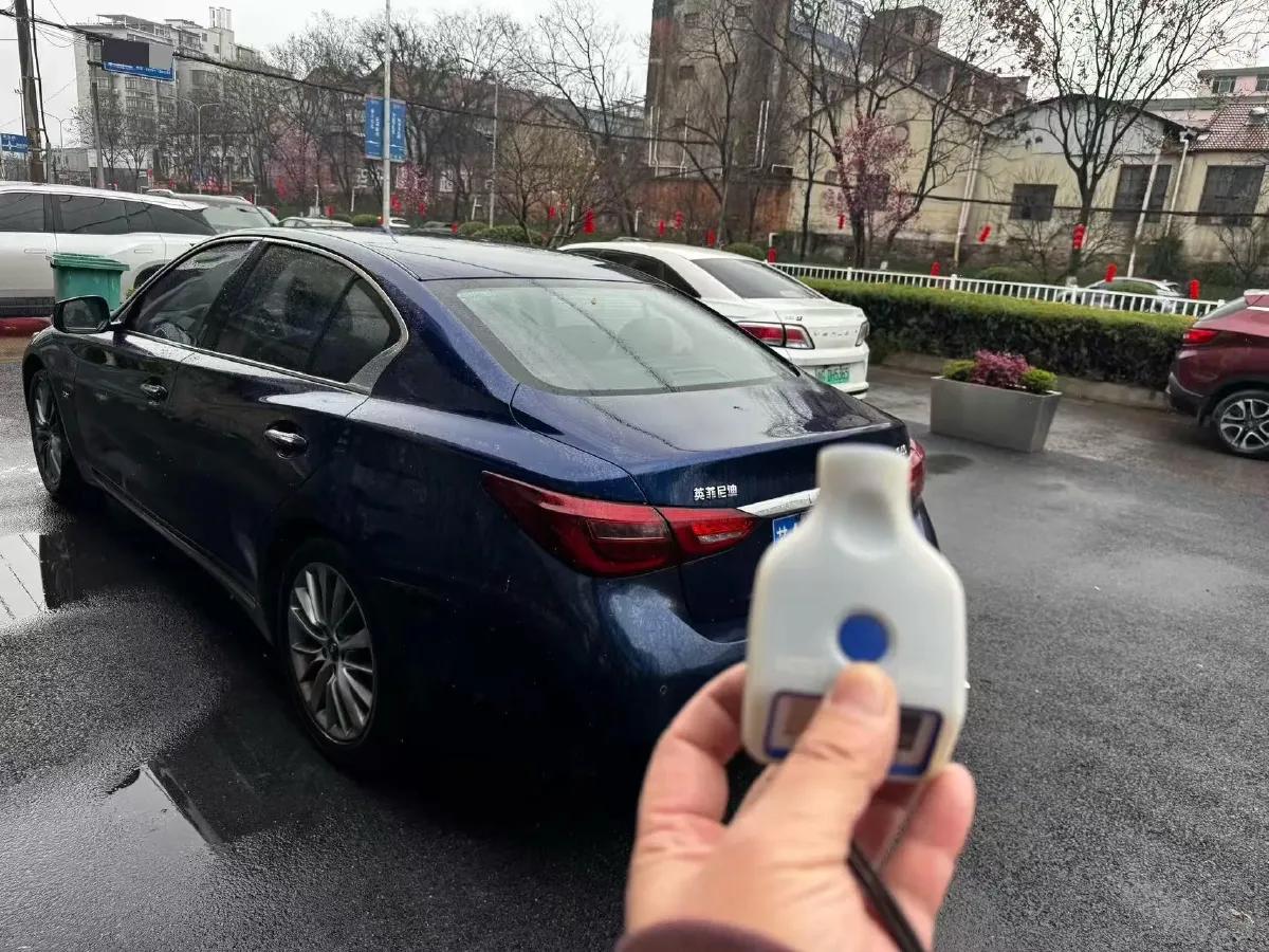 2018 Jeep Grand Commander 2.0T 265HP L4 9AT,autocango,china used car exporter,china ev exporter,chinese used car exporter,chinese used ev exporter