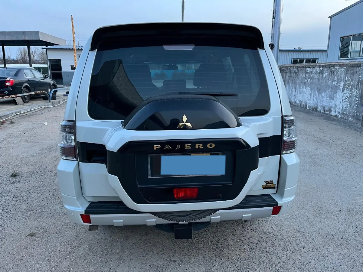 2020 Mitsubishi Pajero 3.0L 174HP V6 5AT,autocango,china used car exporter,china ev exporter,chinese used car exporter,chinese used ev exporter