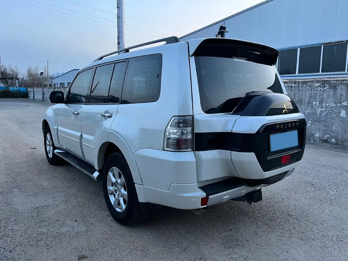 2020 Mitsubishi Pajero 3.0L 174HP V6 5AT,autocango,china used car exporter,china ev exporter,chinese used car exporter,chinese used ev exporter