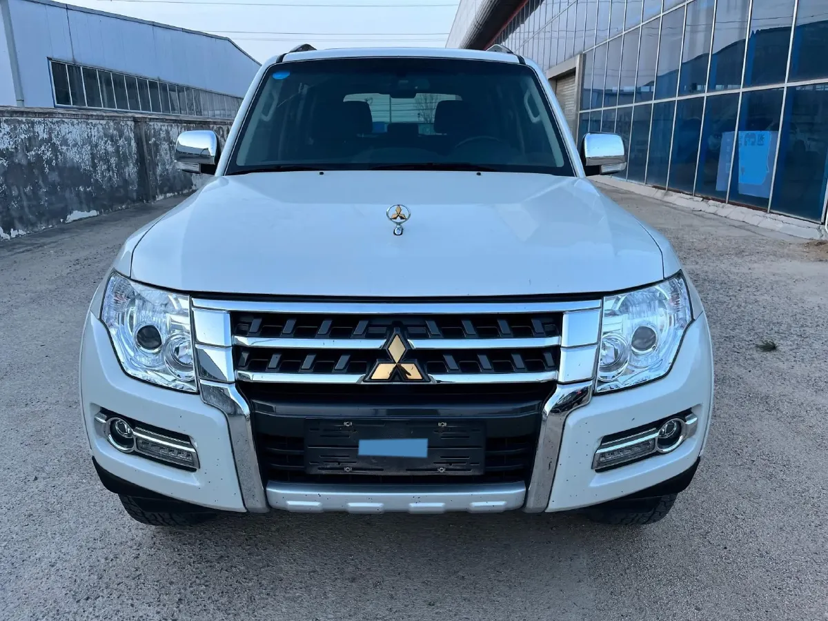2020 Mitsubishi Pajero 3.0L 174HP V6 5AT,autocango,china used car exporter,china ev exporter,chinese used car exporter,chinese used ev exporter