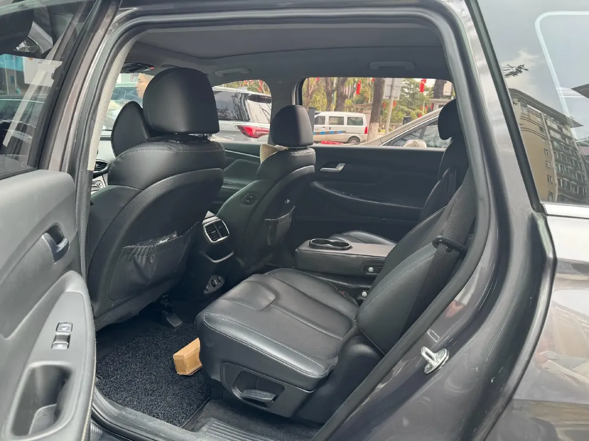 2019 Hyundai Santafe 2.0T 240HP L4 8AT,autocango,china used car exporter,china ev exporter,chinese used car exporter,chinese used ev exporter