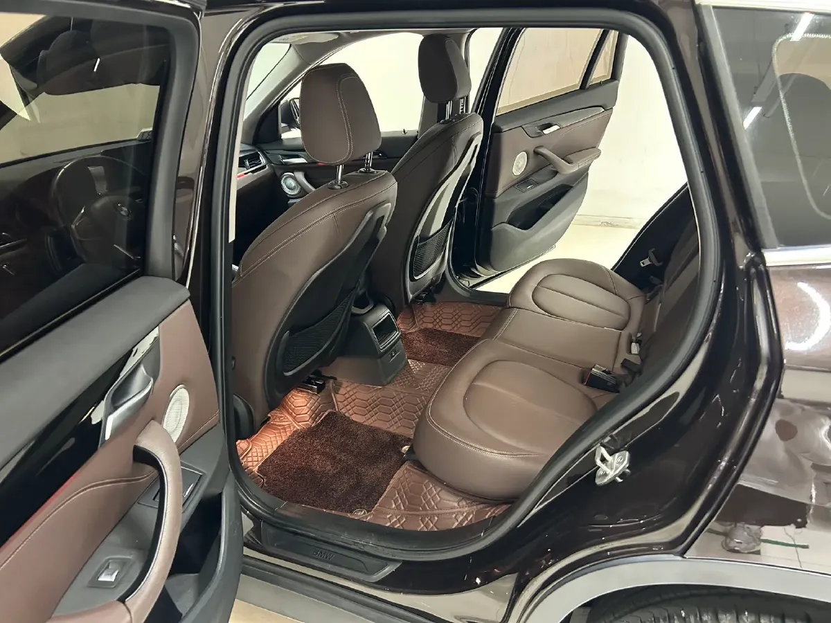 2021 BMW X1 1.5T 140HP L3 7DCT,autocango,china used car exporter,china ev exporter,chinese used car exporter,chinese used ev exporter