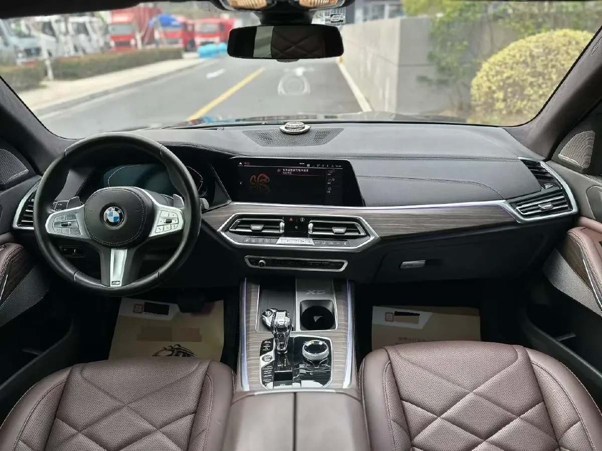 2022 BMW X5 3.0T 333HP L6 8AT,autocango,china used car exporter,china ev exporter,chinese used car exporter,chinese used ev exporter