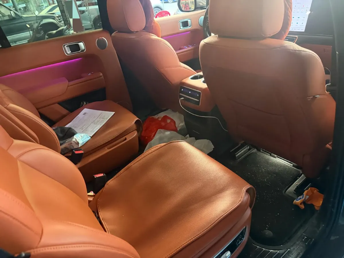 2023 Li L8 Range Extended 154HP REEV 40.9KWH,autocango,china used car exporter,china ev exporter,chinese used car exporter,chinese used ev exporter